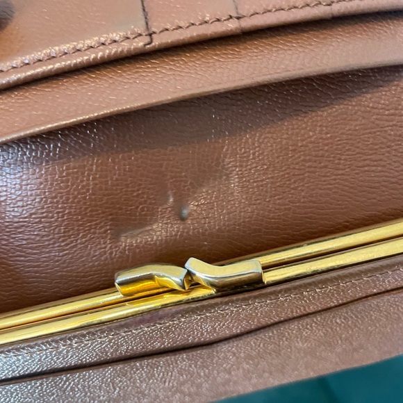 YSL Vintage Brown Leather Trifold Wallet with Internal Kisslock Coin Pocket - Picture 6 of 15